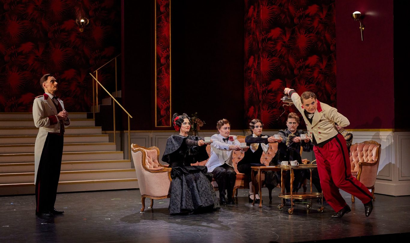 Märchen Grand Hotel Mainfranken Theater Würzburg 2024